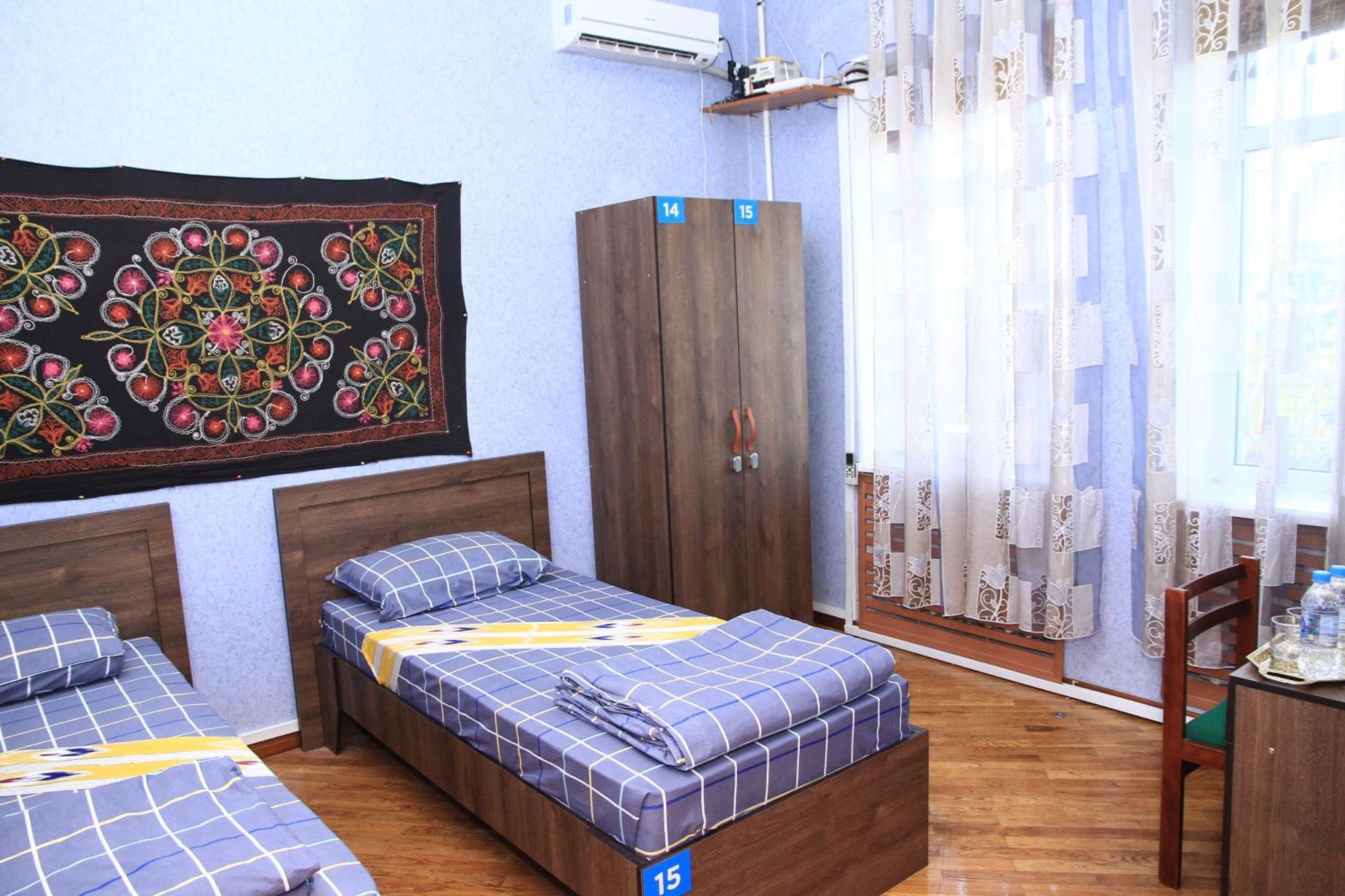 Yellow Hostel 두샨베 외부 사진