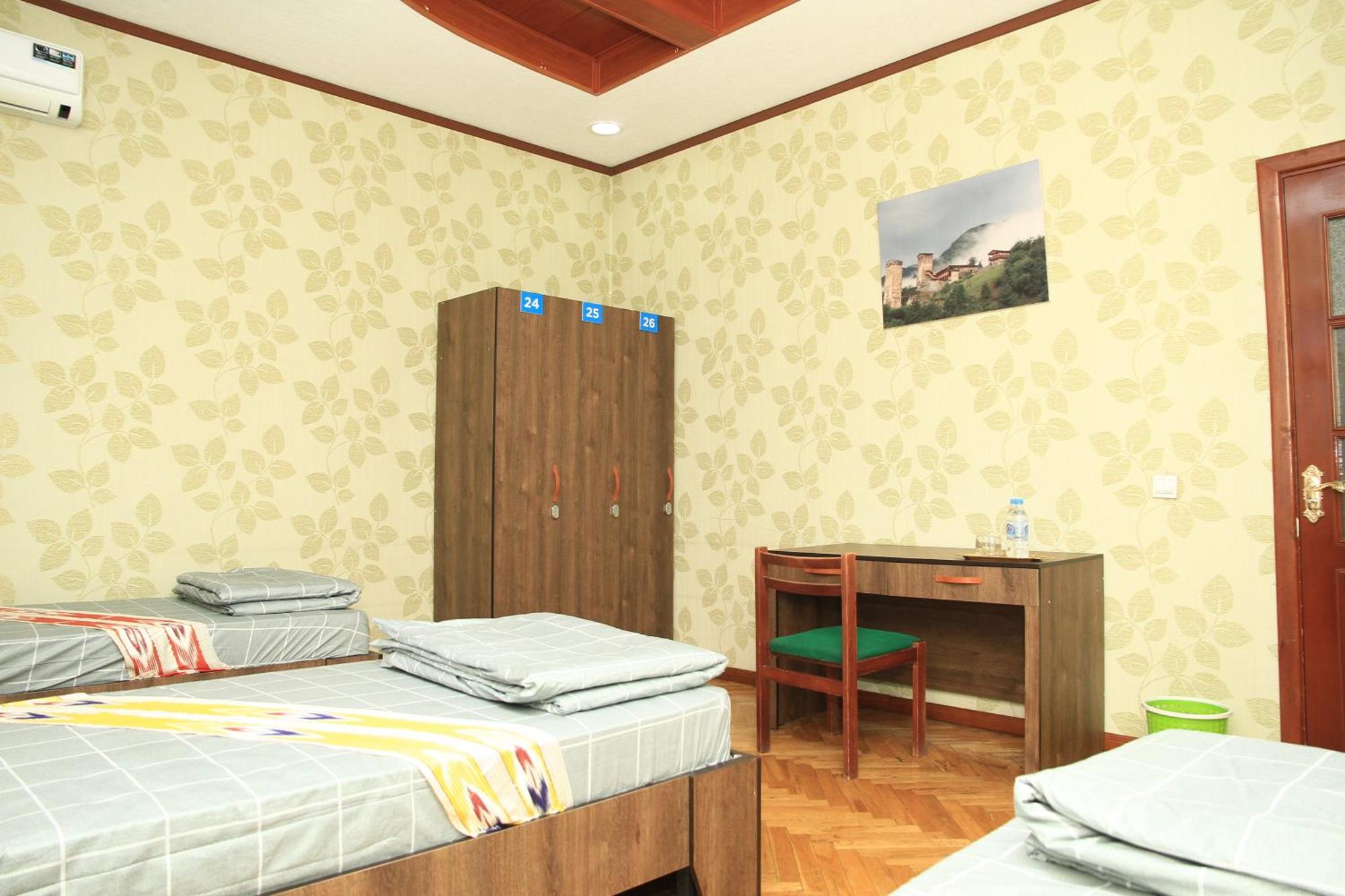 Yellow Hostel 두샨베 외부 사진