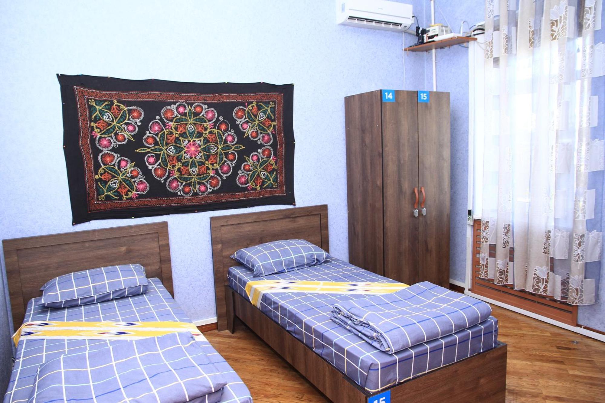 Yellow Hostel 두샨베 외부 사진